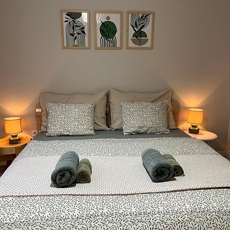 Larix Apartman บูดาเปสต์ ภายนอก รูปภาพ