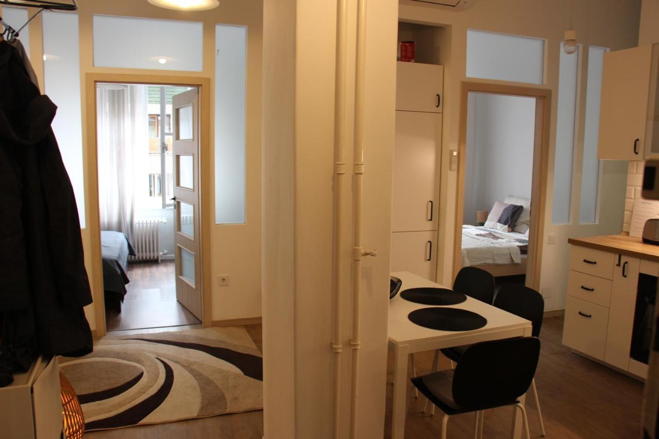 Larix Apartman บูดาเปสต์ ภายนอก รูปภาพ