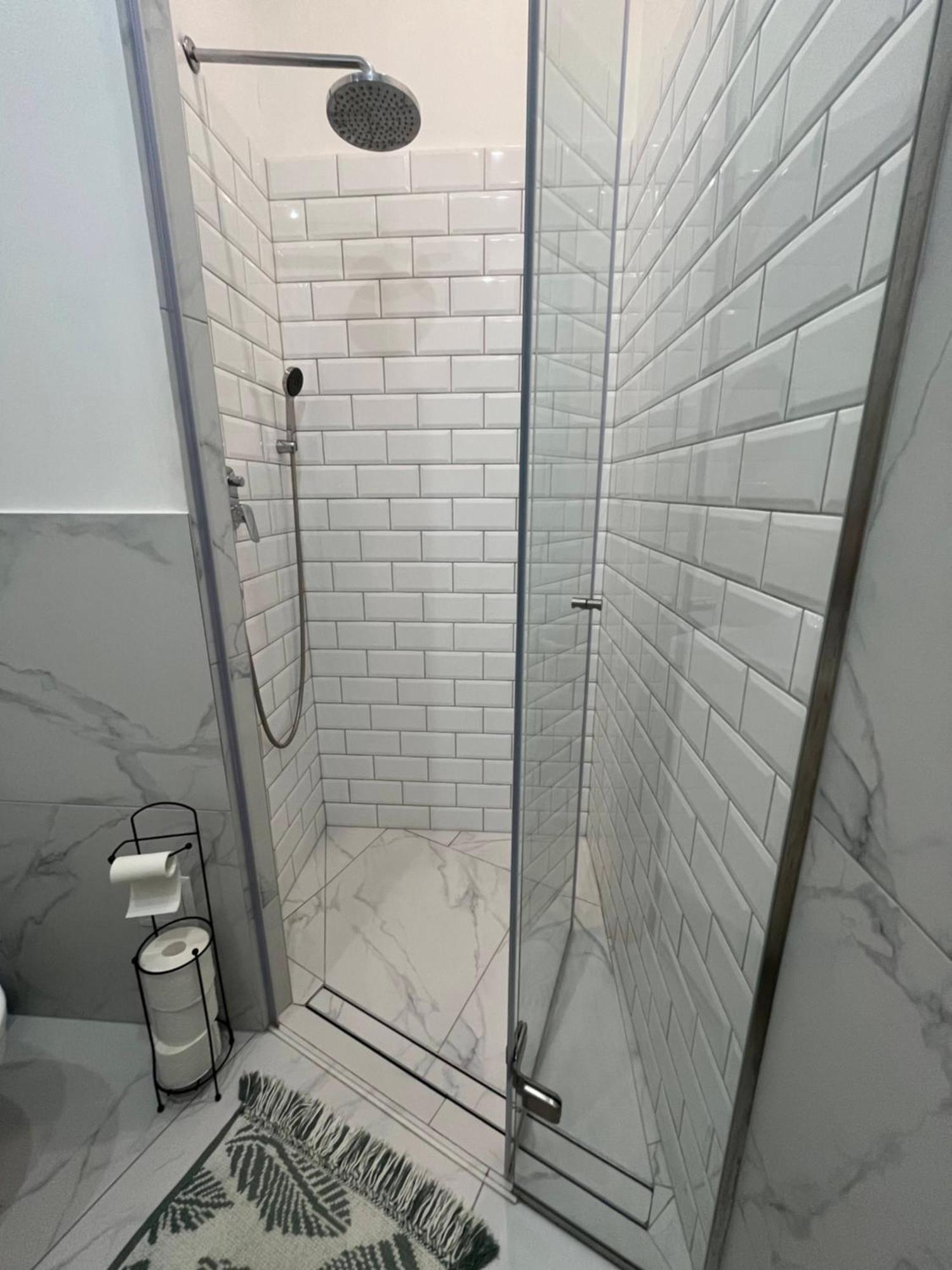 Larix Apartman บูดาเปสต์ ภายนอก รูปภาพ