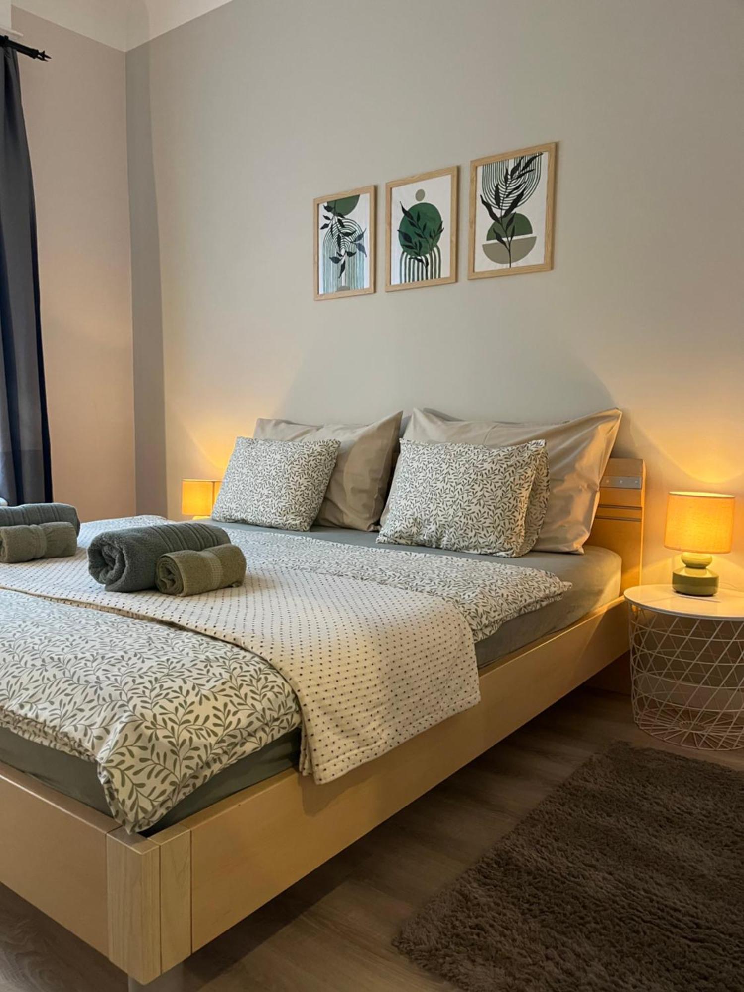 Larix Apartman บูดาเปสต์ ภายนอก รูปภาพ